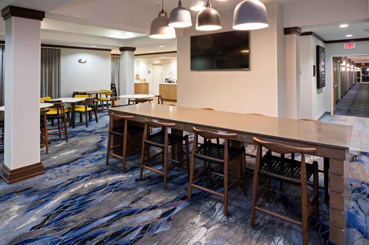 Fairfield Inn & Suites By Marriott Елизабеттаун Екстериор снимка
