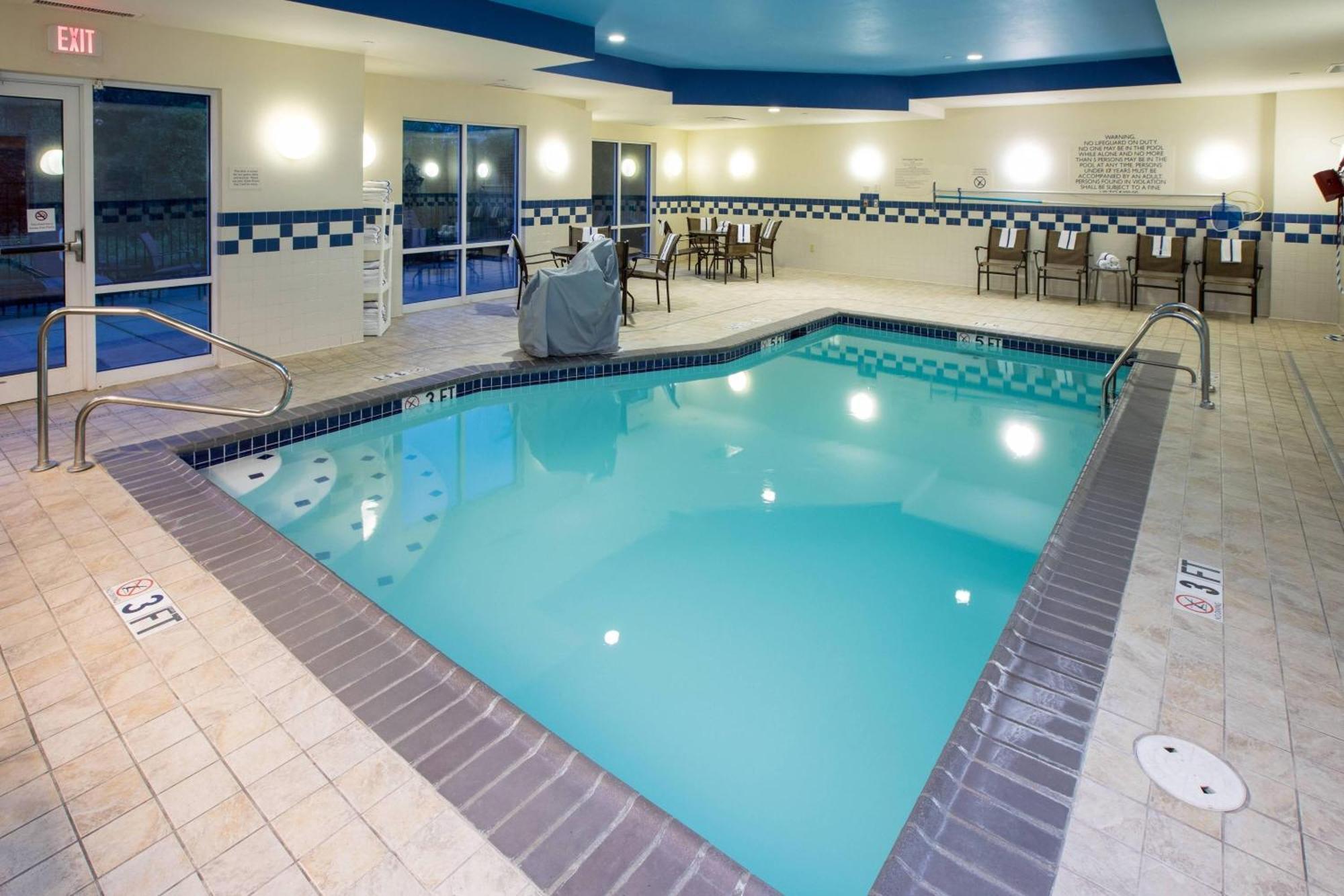 Fairfield Inn & Suites By Marriott Елизабеттаун Екстериор снимка