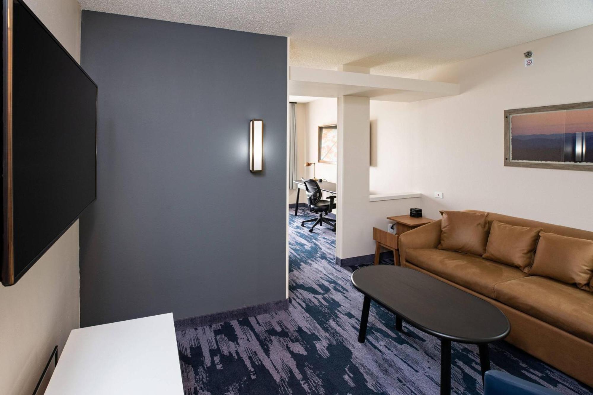 Fairfield Inn & Suites By Marriott Елизабеттаун Екстериор снимка